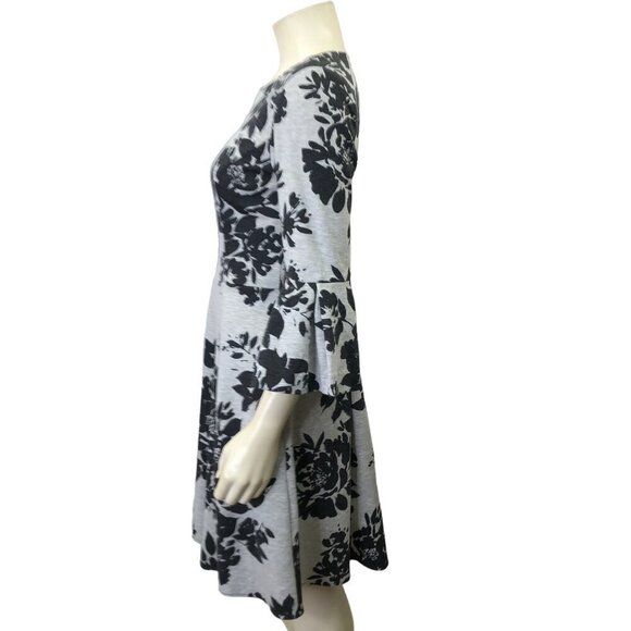 VINCE CAMUTO BELL SLEEVE FIT & FLARE KNIT DRESS SIZE 8 - Picture 4 of 8